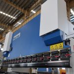 cnc tekan rem hidrolik 300 t 3200 dengan E21 controller